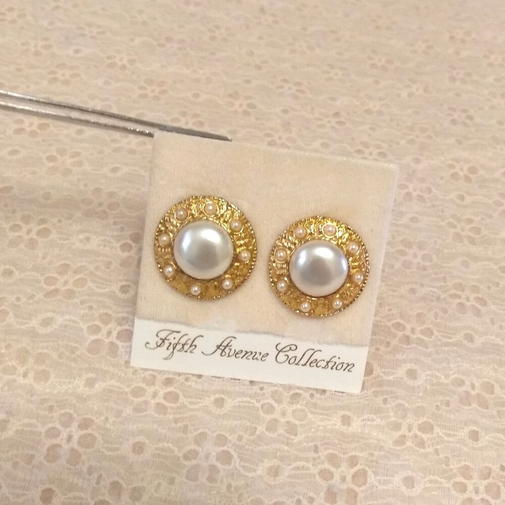 Vintage White Cream Pearls Statement Large Gold Tone Earrings Non-Pierced Clip